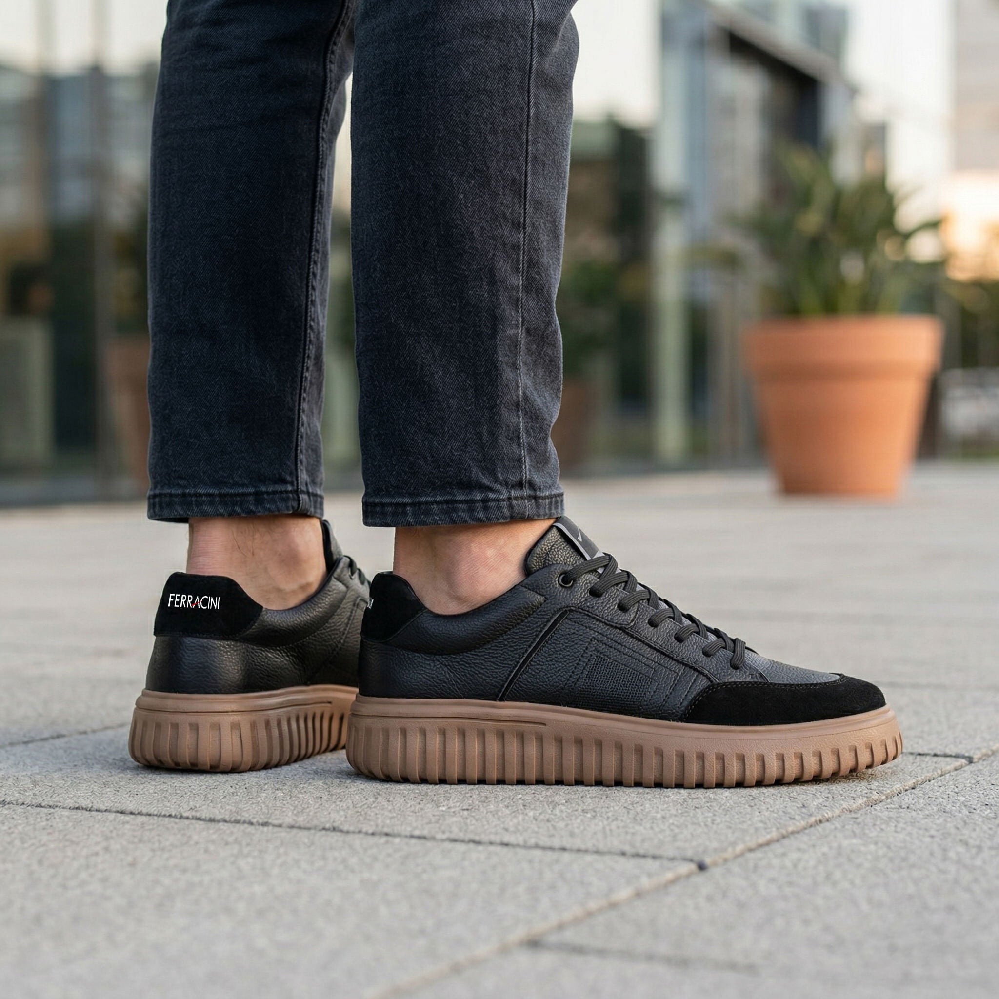 Sneaker Masculino de Couro Preto Still - Image 2