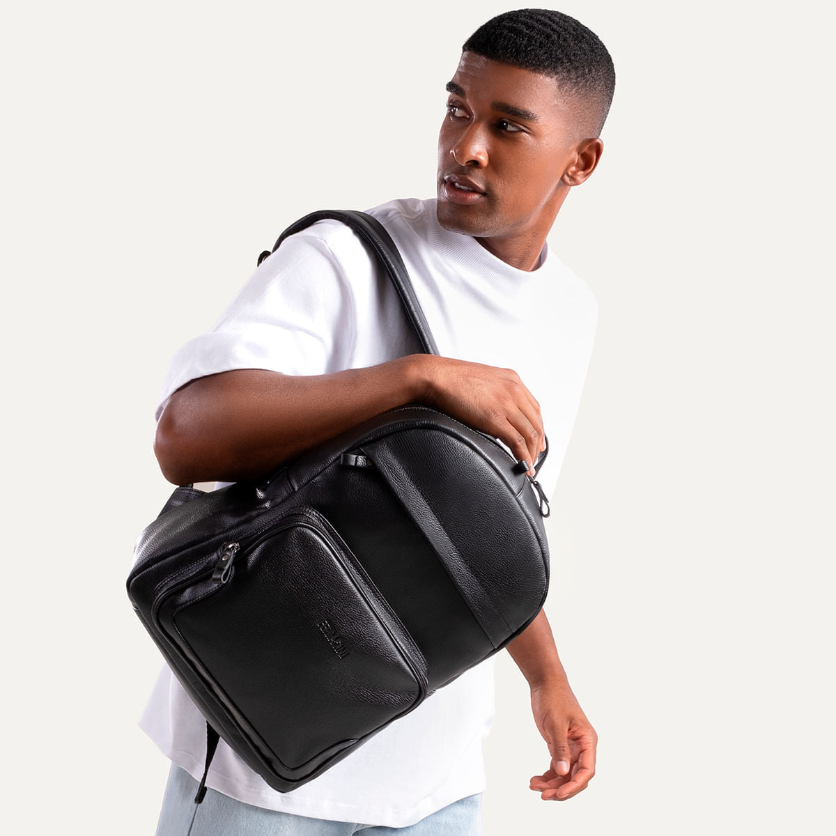 Mochila Masculina Preta de Couro Carbenet | Ferracini - Image 2