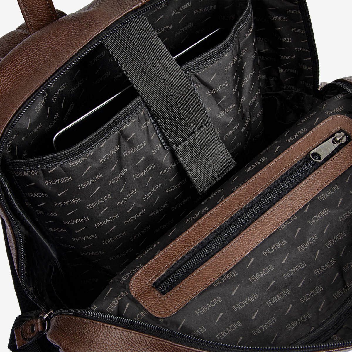 Mochila Masculina com Porta Fone Conhaque Carbenet | Ferracini - Image 5