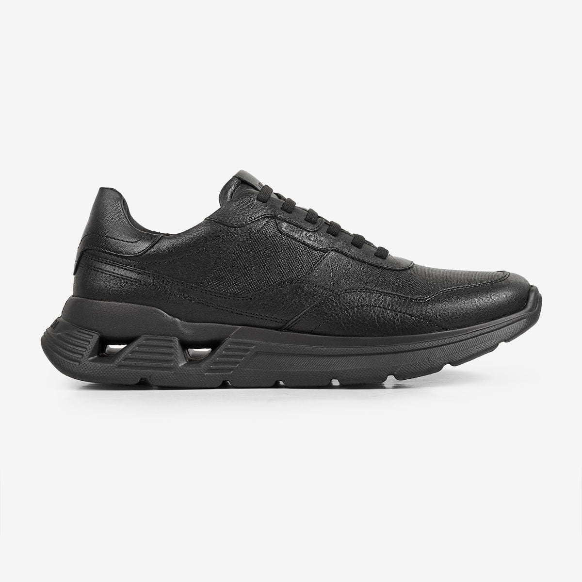 Sneaker Masculino de Couro Preto com Sola Preta Speed | Ferracini