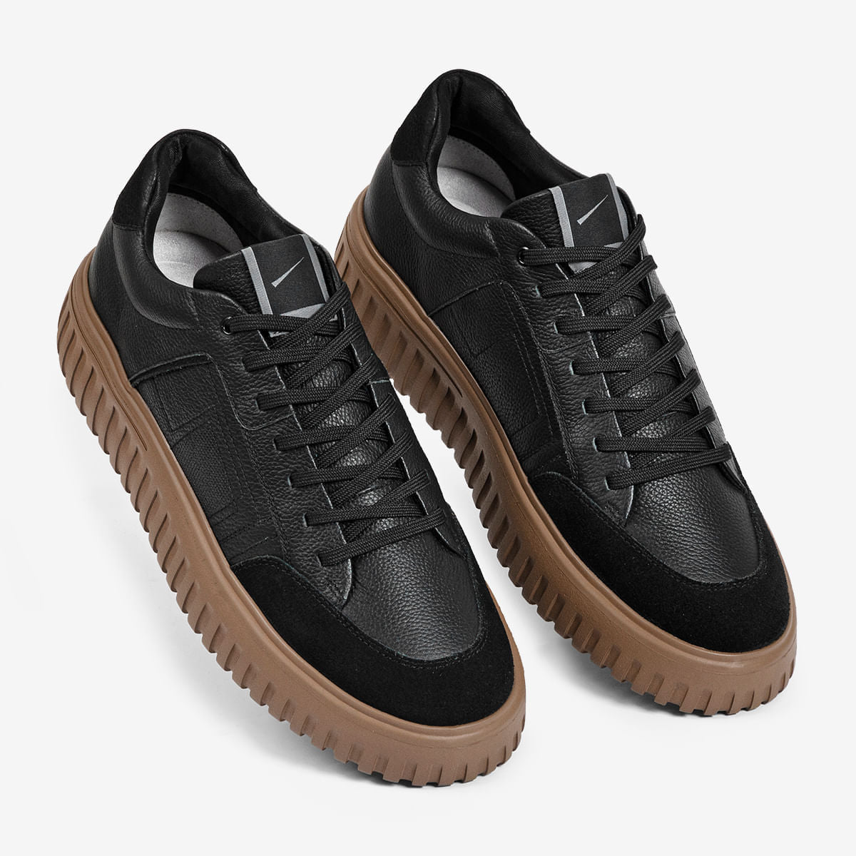 Sneaker Masculino de Couro Preto Still - Image 3