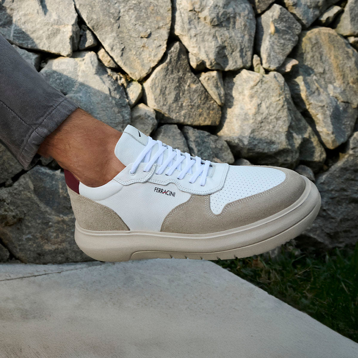 Sneaker de Couro Branco e Camurça Areia Energy | Ferracini - Image 2